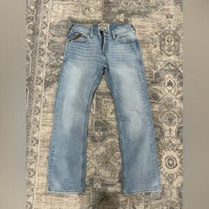 Ariat Men's M - Series M7 Slim Fit Straight Leg

Slim Through Seat & Thigh